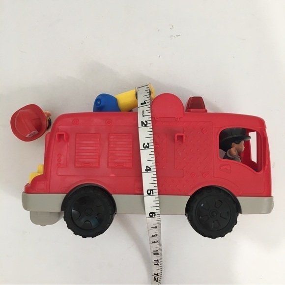 Little People Fisher Price Musical Fire Truck With Working Lights 2 Figures - Picture 13 of 15